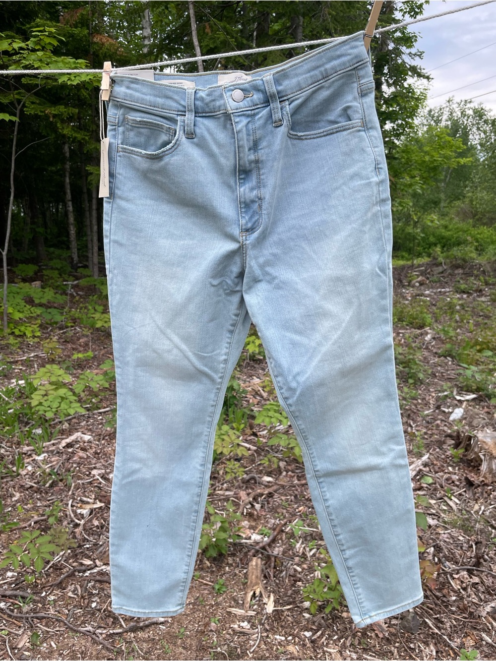Universal Thread Light Wash Skinny Jeans - Pale Blue